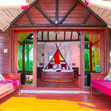 Ampazony Oasis Lodge Mahajanga Esterno foto