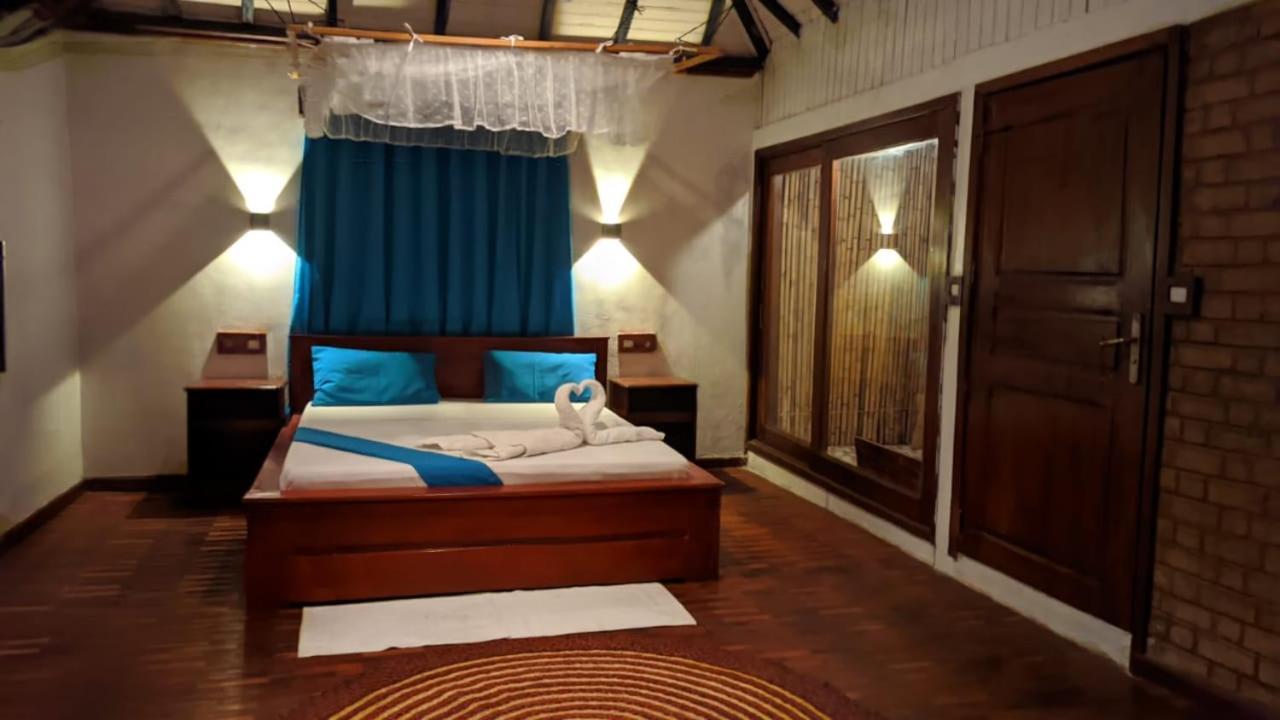 Ampazony Oasis Lodge Mahajanga Esterno foto