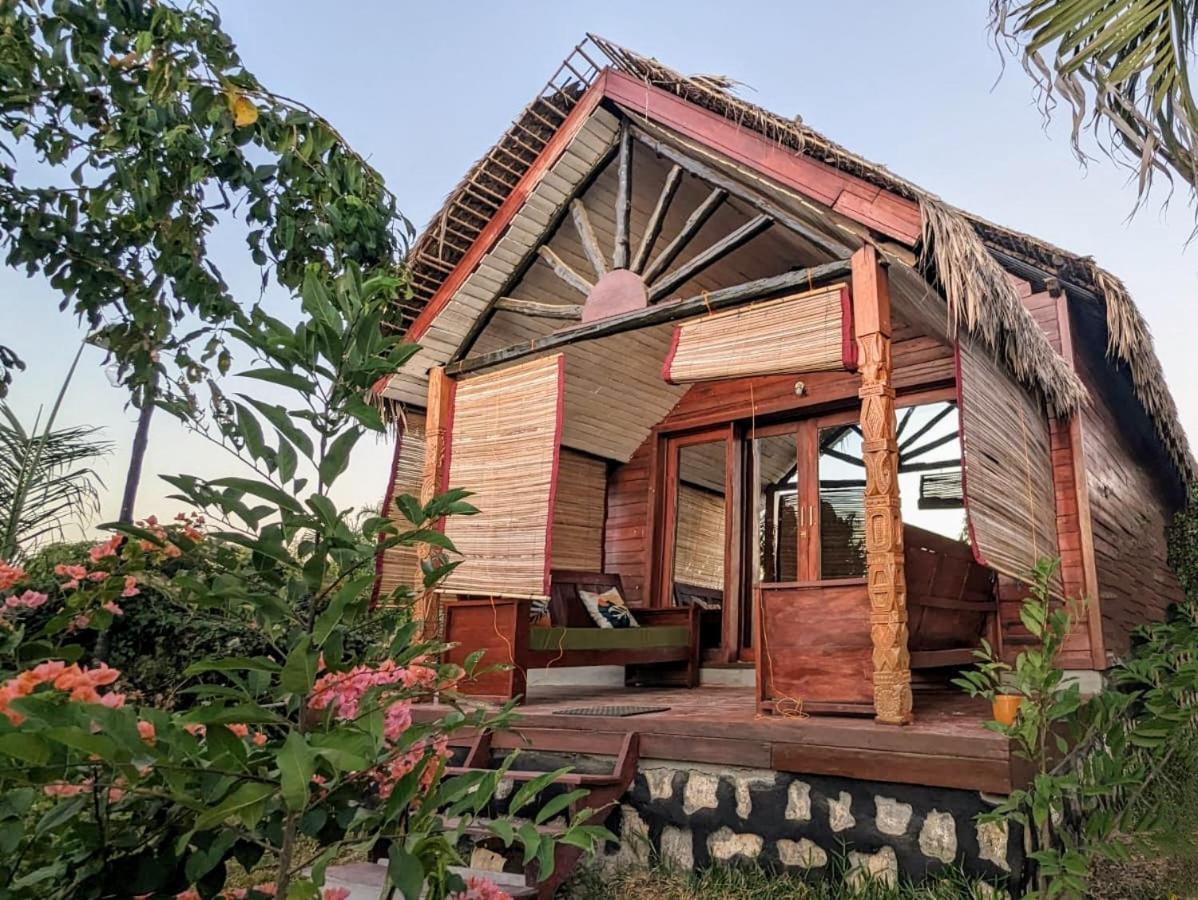 Ampazony Oasis Lodge Mahajanga Esterno foto