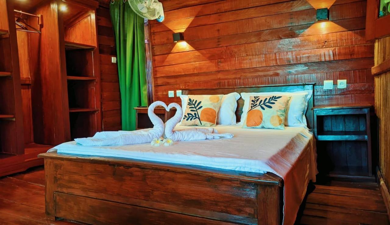 Ampazony Oasis Lodge Mahajanga Esterno foto