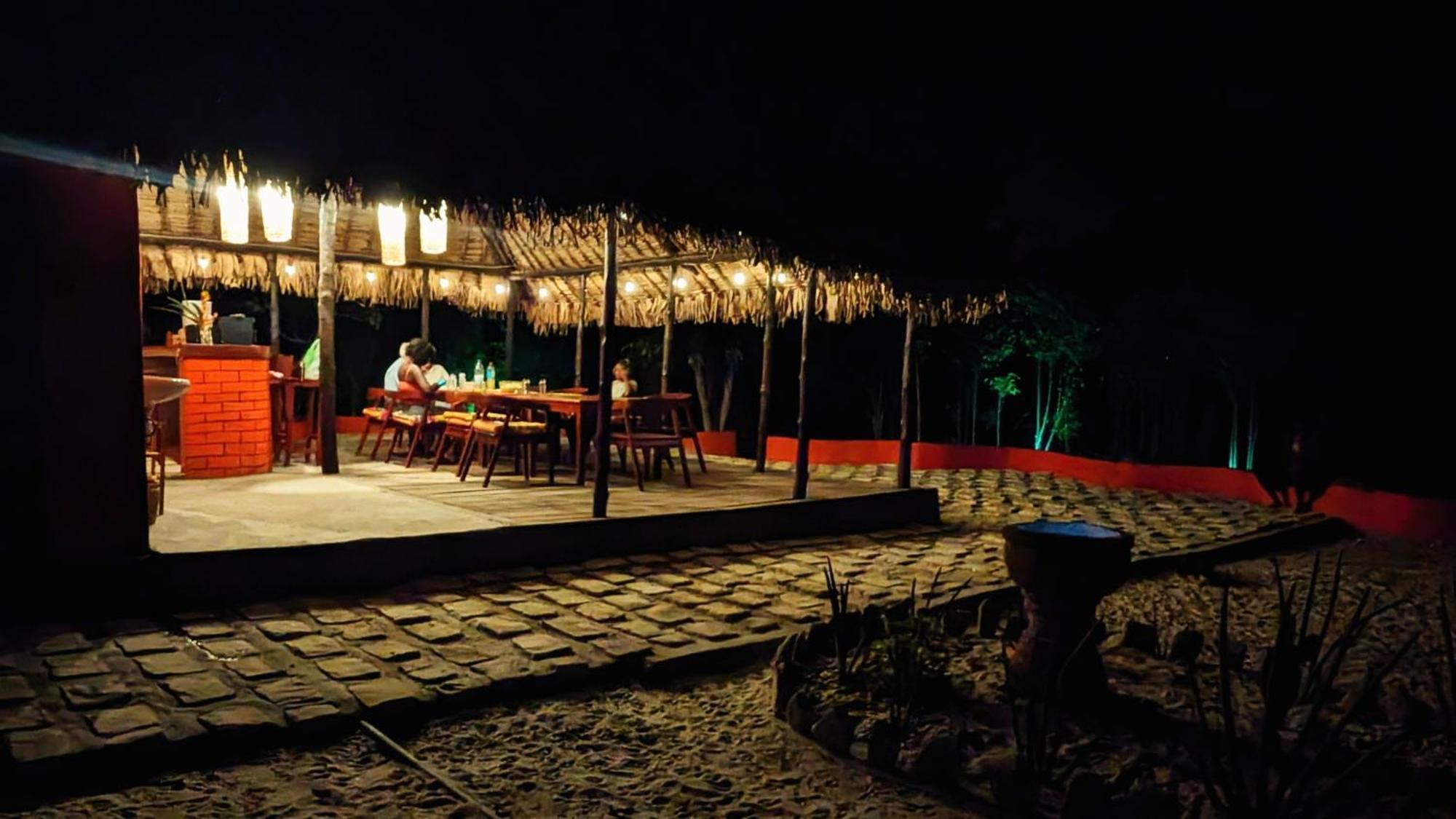 Ampazony Oasis Lodge Mahajanga Esterno foto