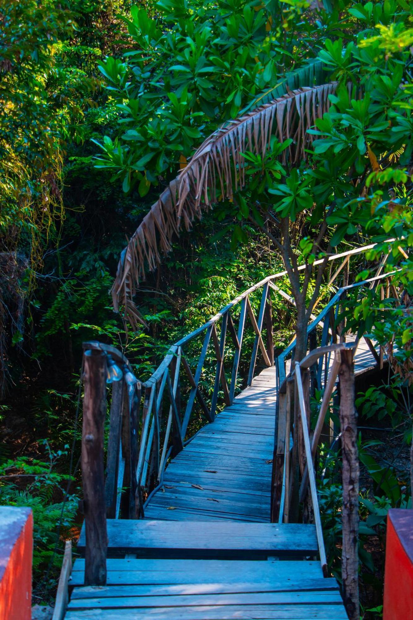 Ampazony Oasis Lodge Mahajanga Esterno foto