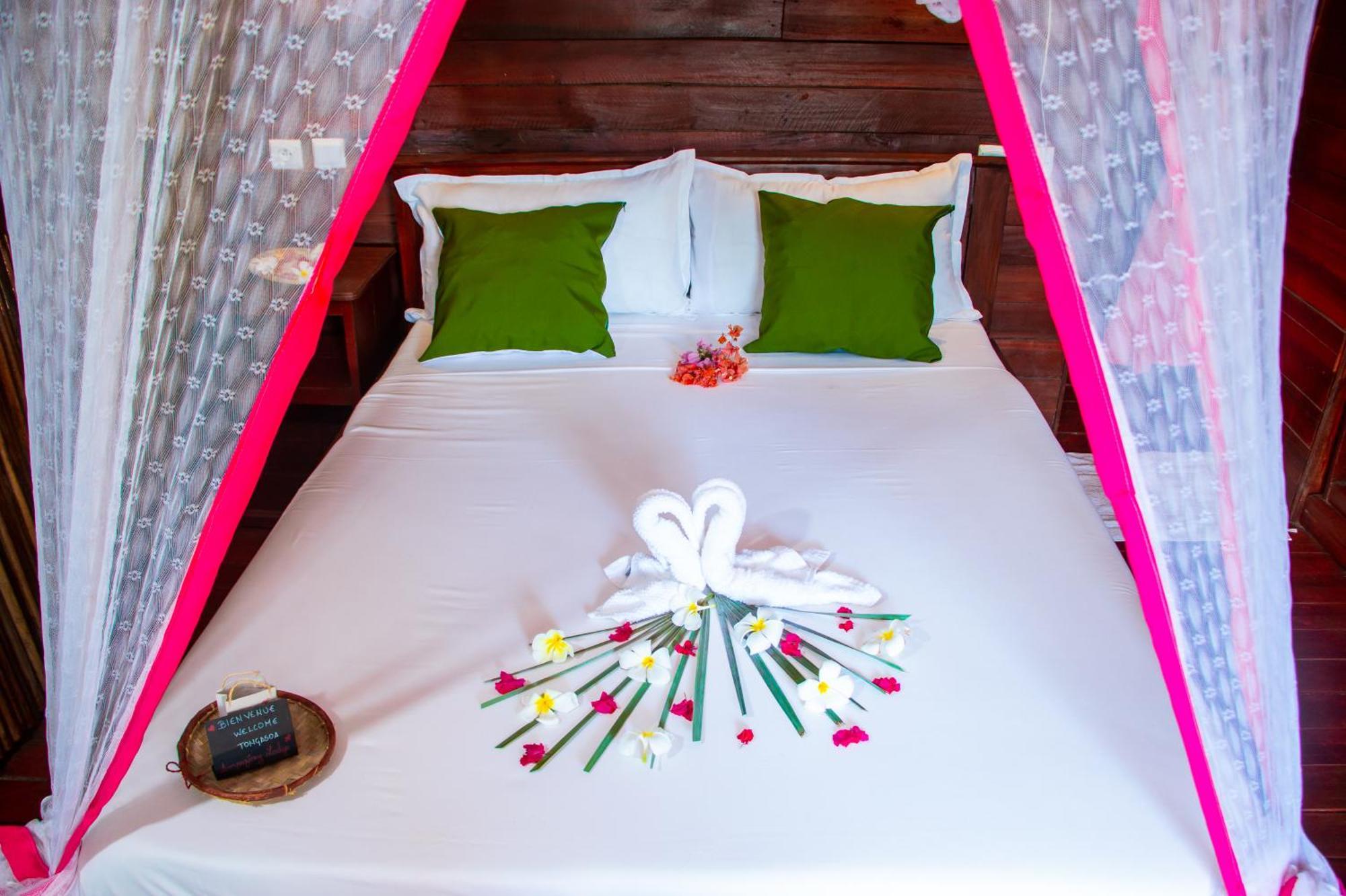 Ampazony Oasis Lodge Mahajanga Esterno foto